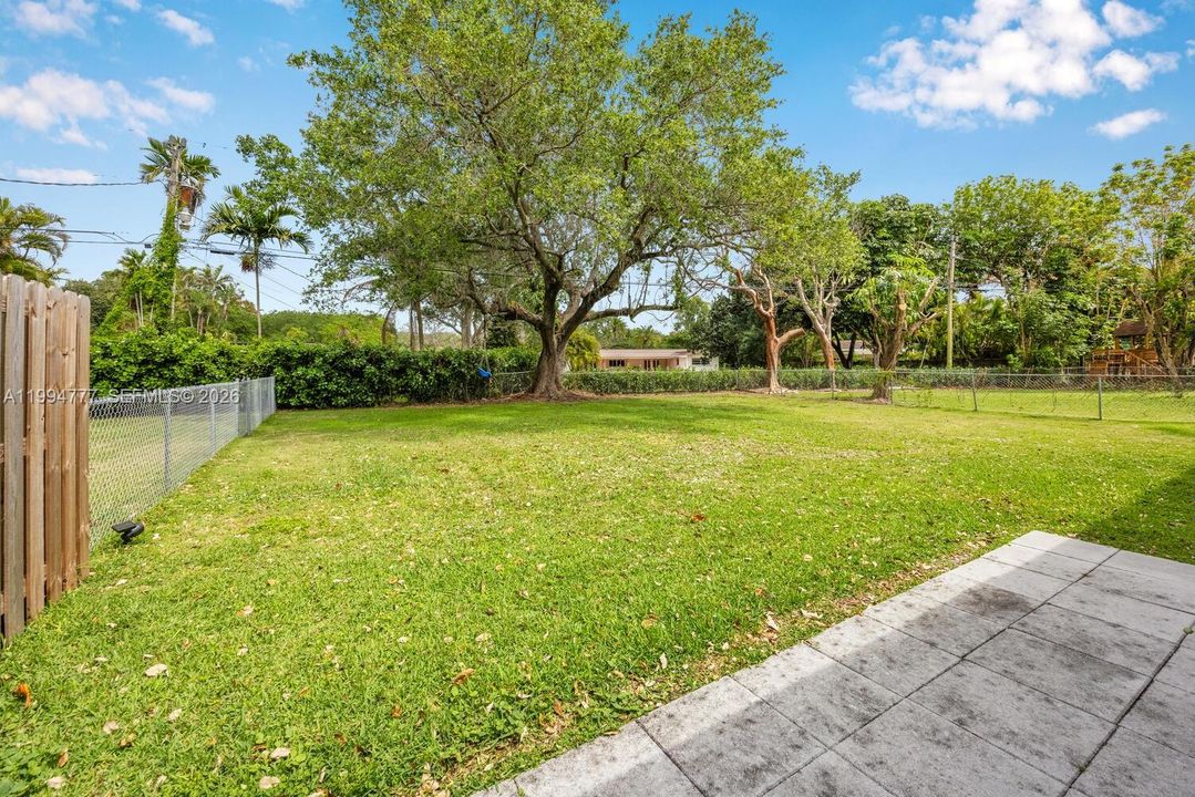 For Rent: $4,300 (3 beds, 2 baths, 1526 Square Feet)