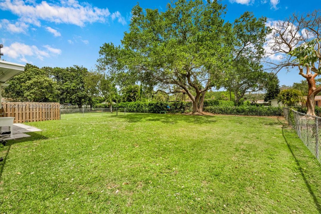 For Rent: $4,300 (3 beds, 2 baths, 1526 Square Feet)