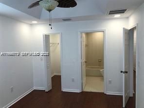 En Venta: $295,000 (4 camas, 3 baños, 1423 Pies cuadrados)