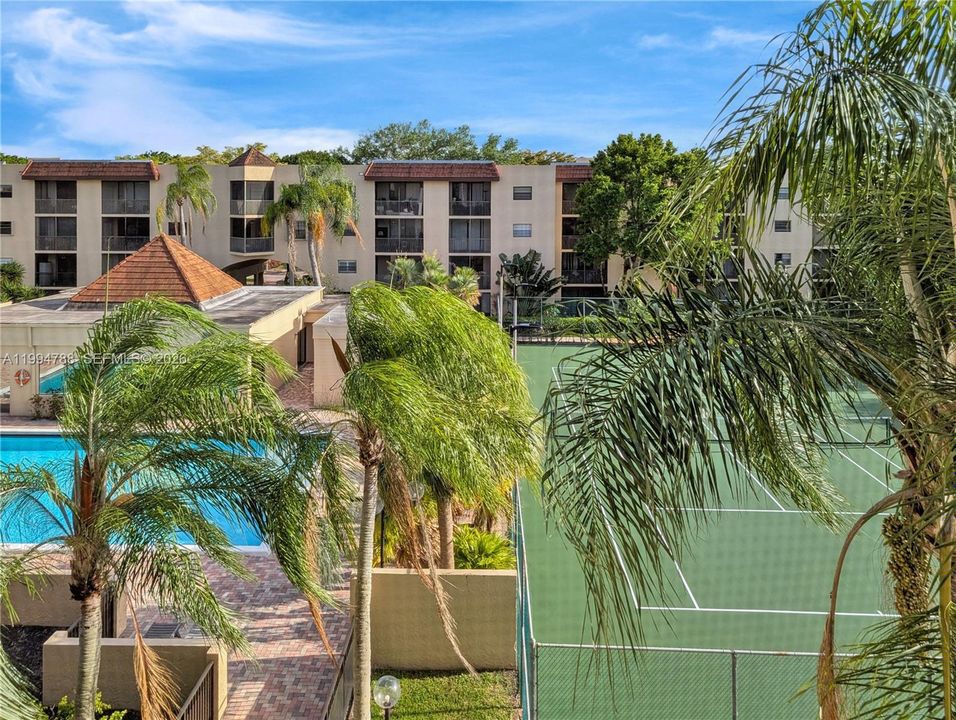 En Venta: $229,500 (2 camas, 2 baños, 950 Pies cuadrados)