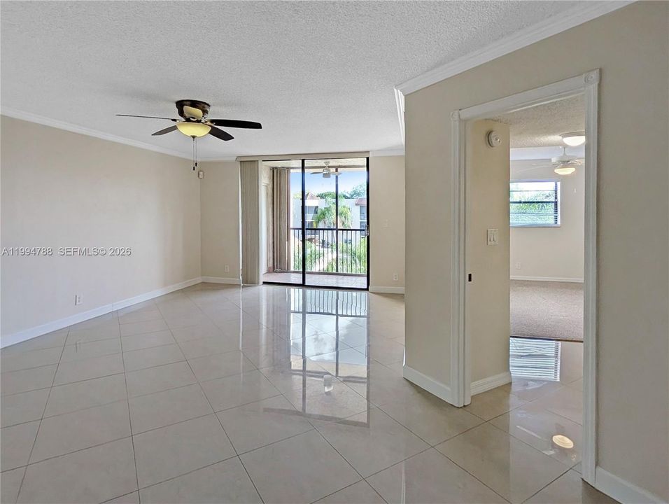 En Venta: $229,500 (2 camas, 2 baños, 950 Pies cuadrados)