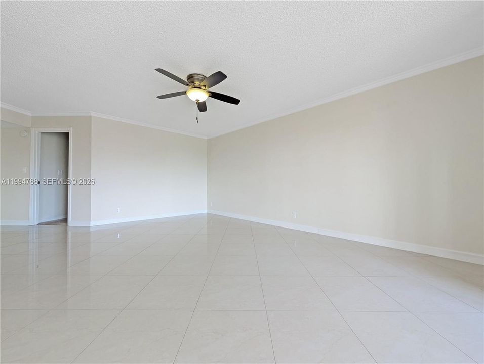 En Venta: $229,500 (2 camas, 2 baños, 950 Pies cuadrados)
