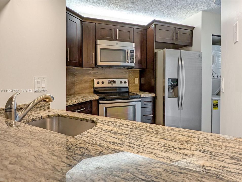 En Venta: $229,500 (2 camas, 2 baños, 950 Pies cuadrados)