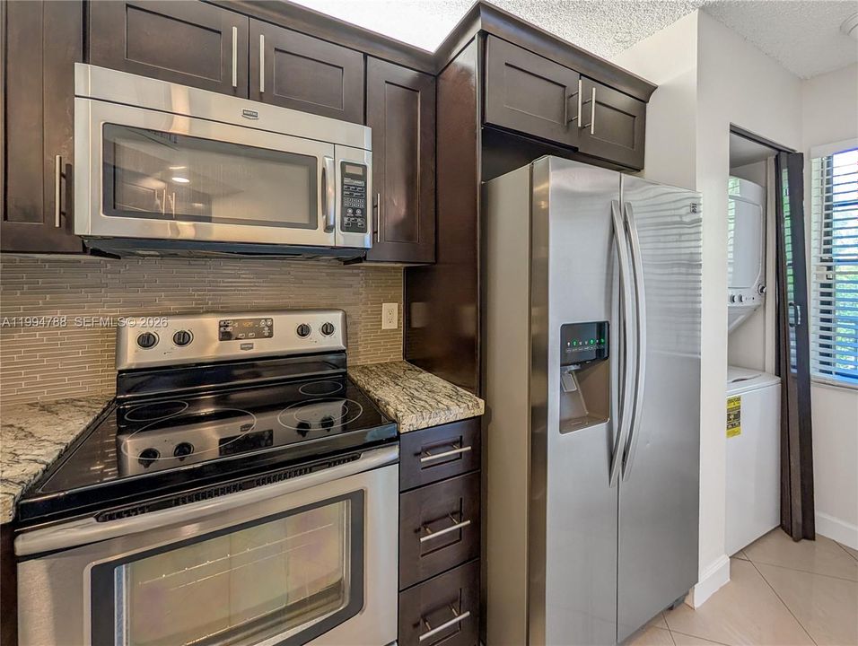 En Venta: $229,500 (2 camas, 2 baños, 950 Pies cuadrados)