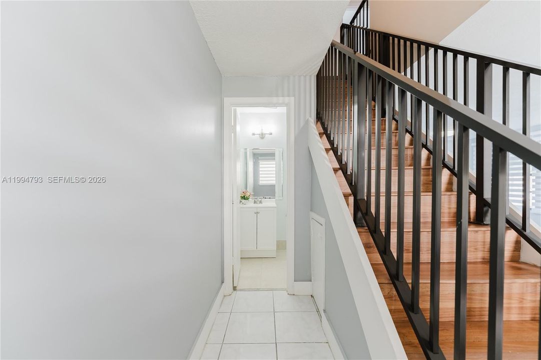 En Venta: $229,900 (2 camas, 2 baños, 1246 Pies cuadrados)