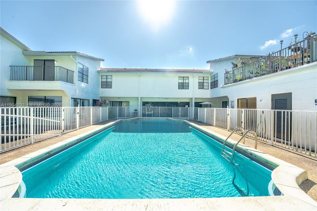 En Venta: $229,900 (2 camas, 2 baños, 1246 Pies cuadrados)