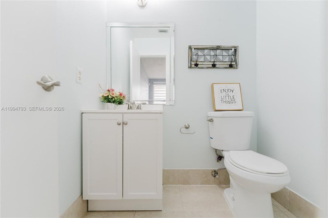 En Venta: $229,900 (2 camas, 2 baños, 1246 Pies cuadrados)