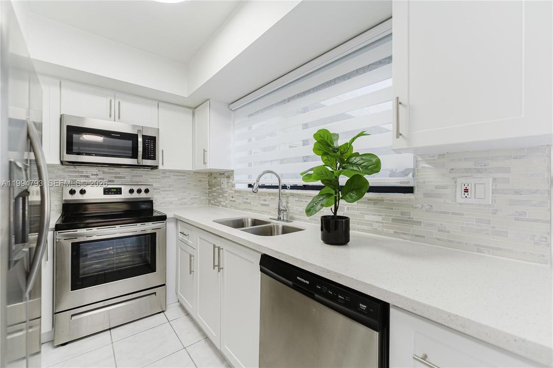 En Venta: $229,900 (2 camas, 2 baños, 1246 Pies cuadrados)