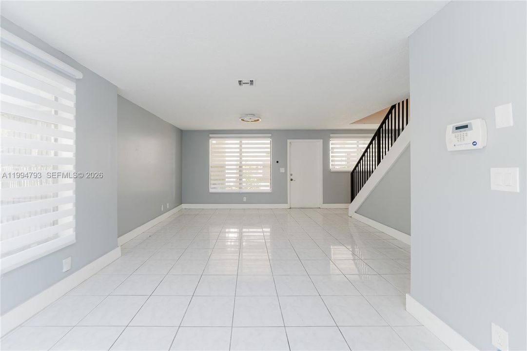 En Venta: $229,900 (2 camas, 2 baños, 1246 Pies cuadrados)