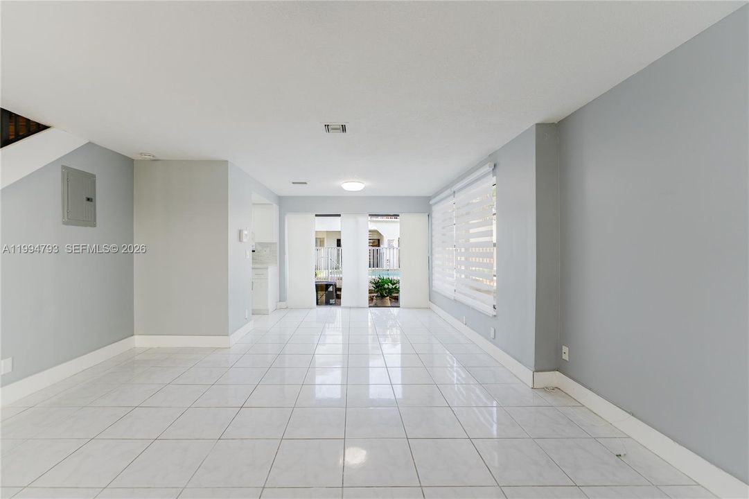 En Venta: $229,900 (2 camas, 2 baños, 1246 Pies cuadrados)