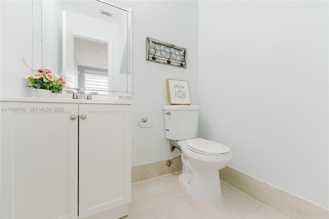 En Venta: $229,900 (2 camas, 2 baños, 1246 Pies cuadrados)