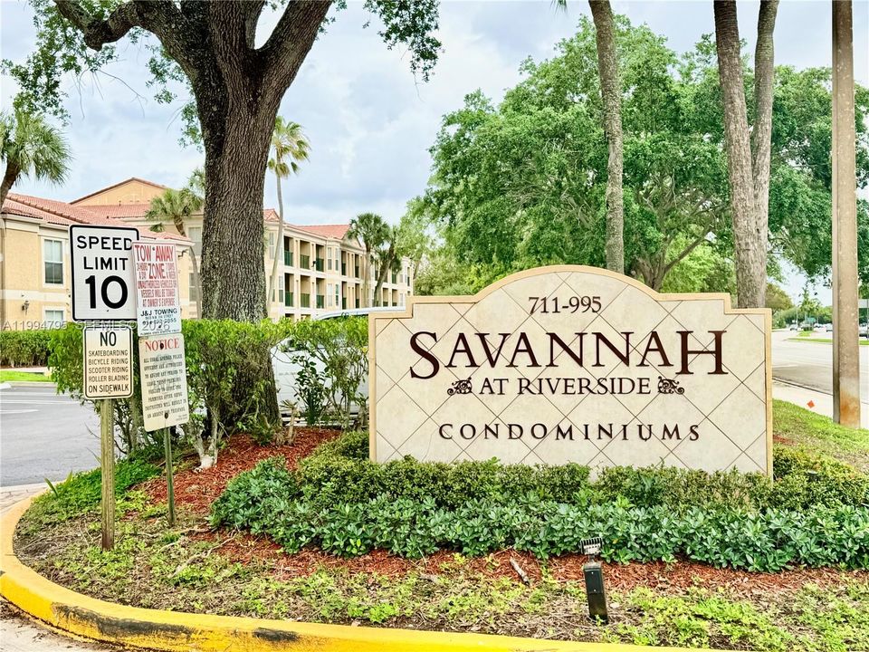 Active With Contract: $175,000 (1 beds, 1 baths, 780 Square Feet)