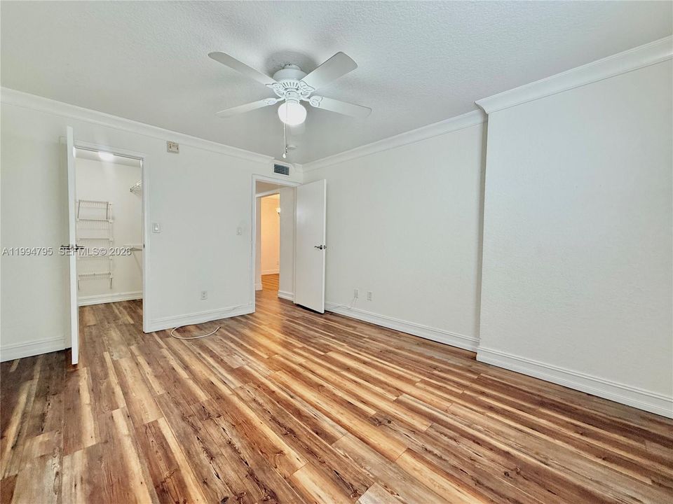 Active With Contract: $175,000 (1 beds, 1 baths, 780 Square Feet)