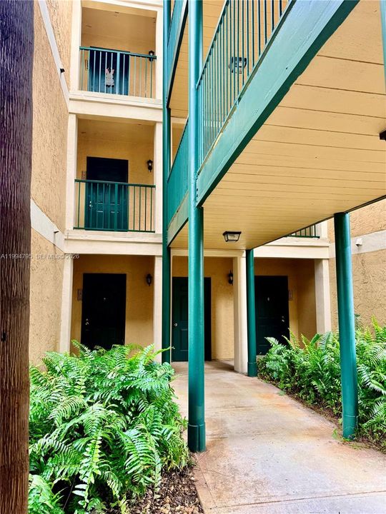Active With Contract: $175,000 (1 beds, 1 baths, 780 Square Feet)