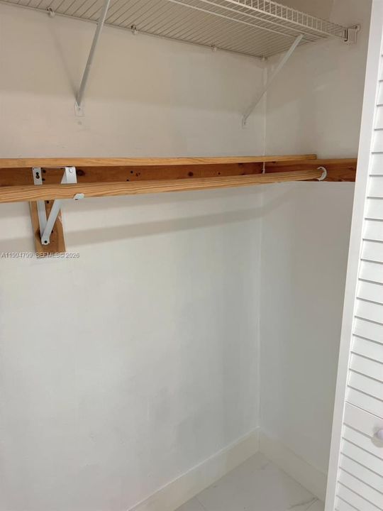 В аренду: $1,200 (1 спален, 1 ванн, 2488 Квадратных фут)