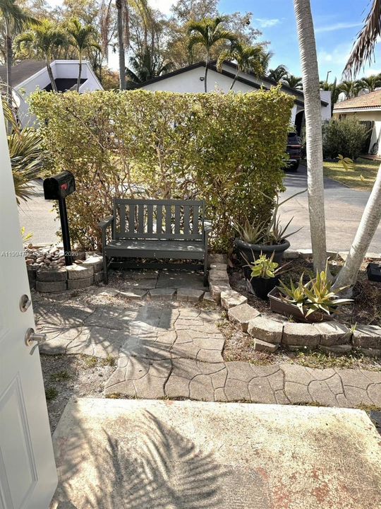 В аренду: $1,200 (1 спален, 1 ванн, 2488 Квадратных фут)