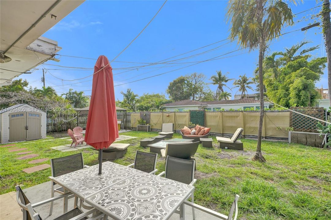 Active With Contract: $1,090,000 (4 beds, 3 baths, 1574 Square Feet)