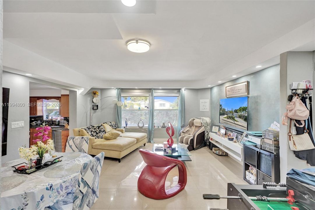 Active With Contract: $1,090,000 (4 beds, 3 baths, 1574 Square Feet)