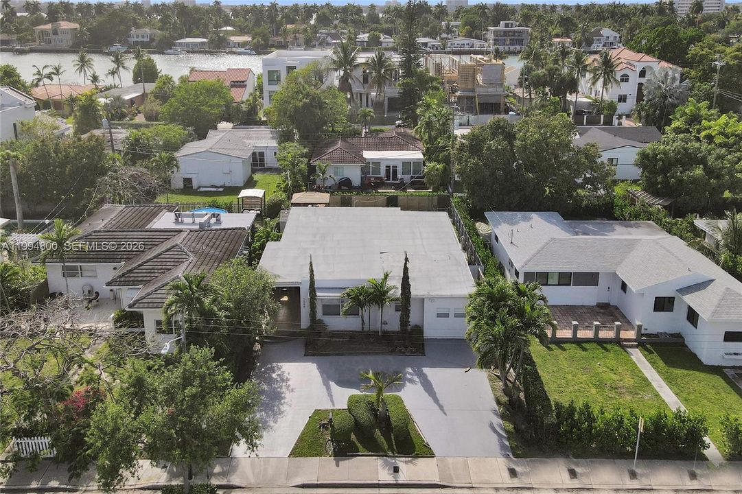 Active With Contract: $1,090,000 (4 beds, 3 baths, 1574 Square Feet)