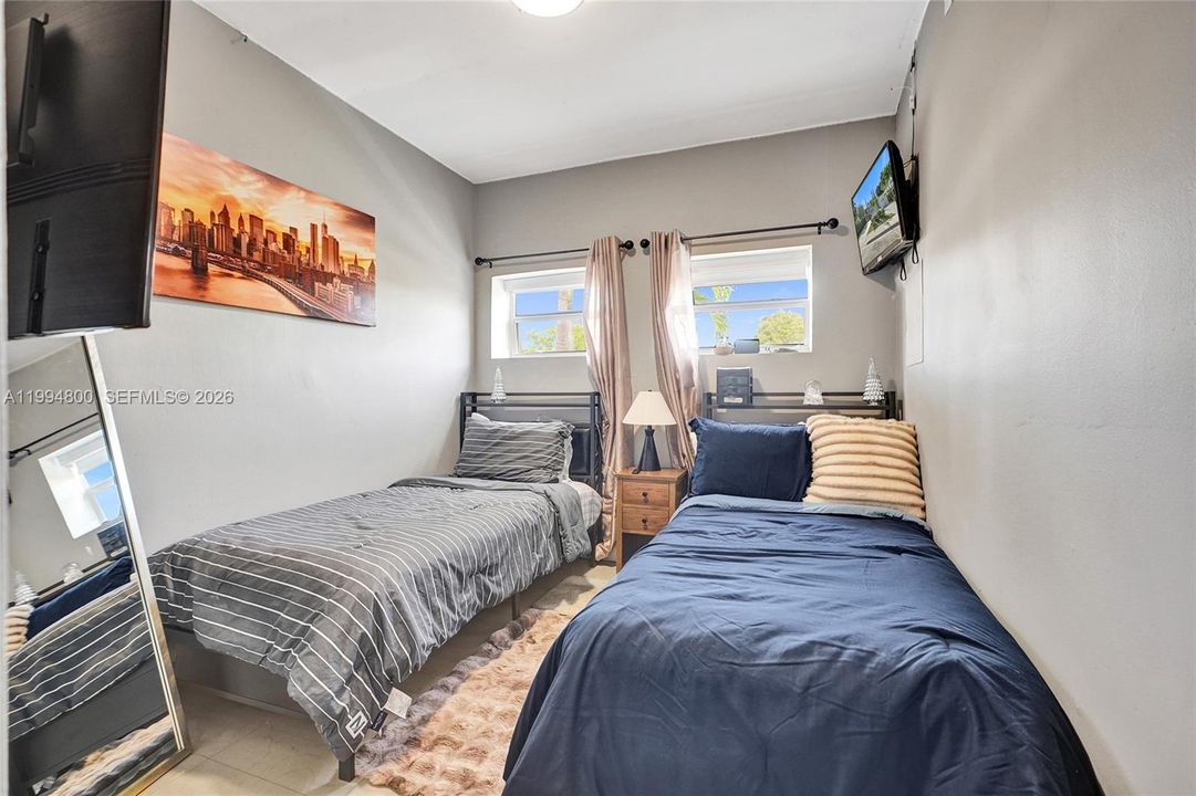 Active With Contract: $1,090,000 (4 beds, 3 baths, 1574 Square Feet)