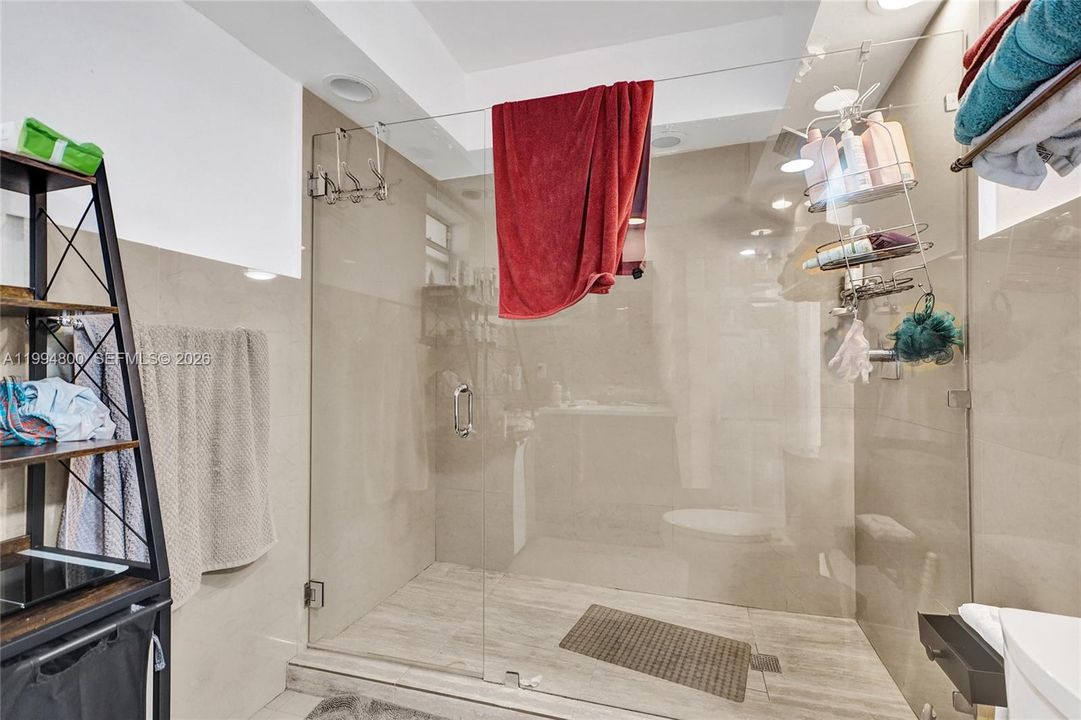 Active With Contract: $1,090,000 (4 beds, 3 baths, 1574 Square Feet)