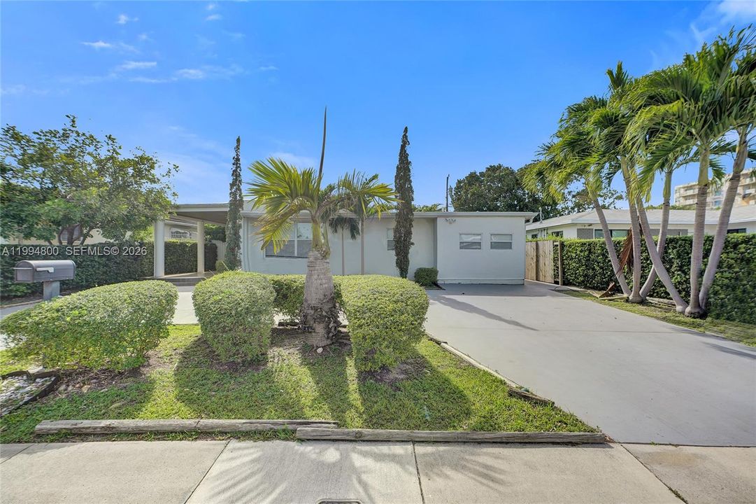 Active With Contract: $1,090,000 (4 beds, 3 baths, 1574 Square Feet)