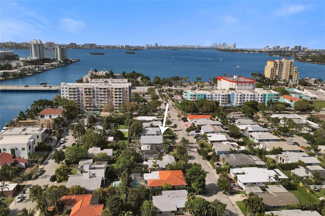 Active With Contract: $1,090,000 (4 beds, 3 baths, 1574 Square Feet)