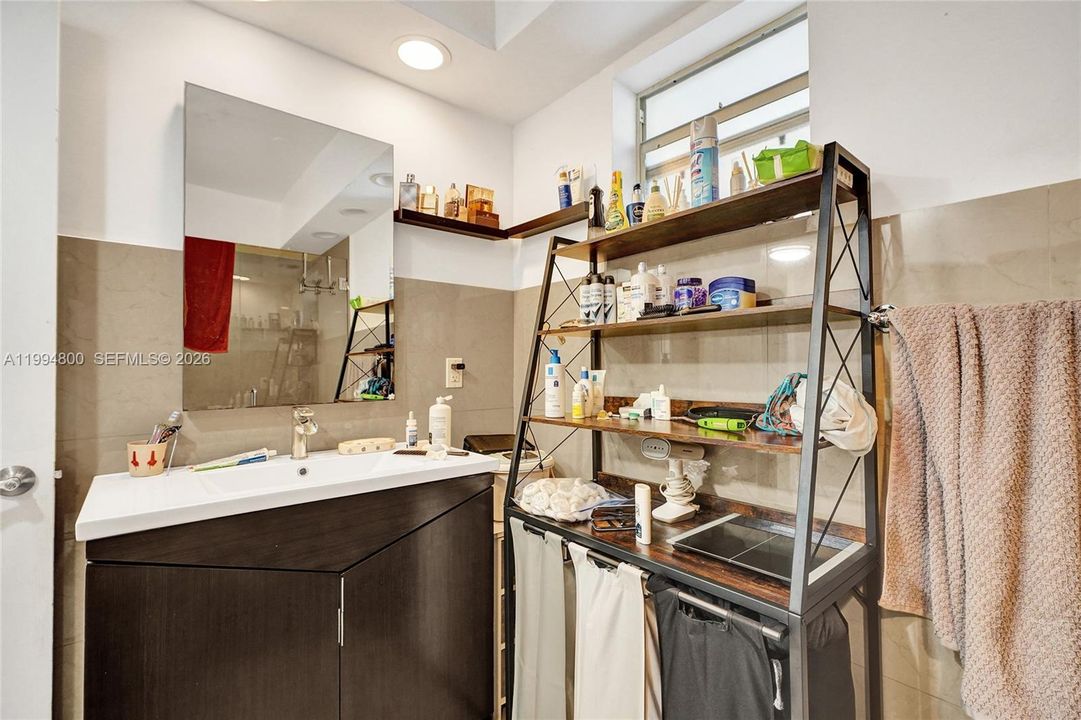 Active With Contract: $1,090,000 (4 beds, 3 baths, 1574 Square Feet)