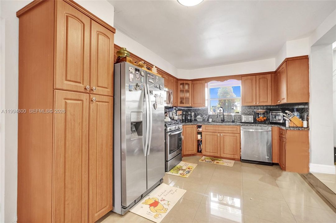 Active With Contract: $1,090,000 (4 beds, 3 baths, 1574 Square Feet)