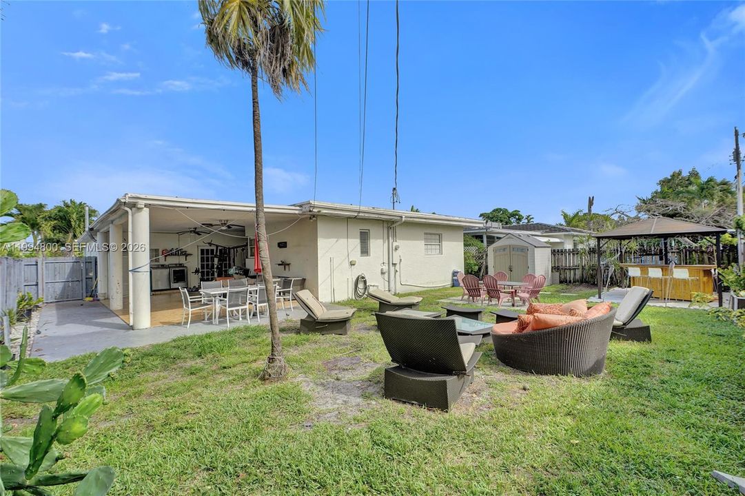 Active With Contract: $1,090,000 (4 beds, 3 baths, 1574 Square Feet)