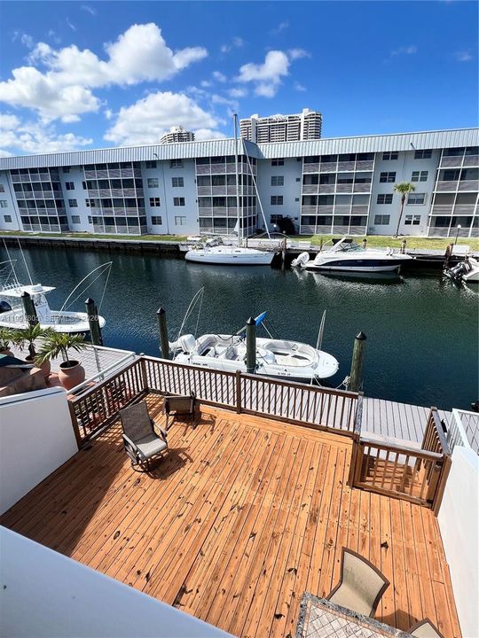 En Venta: $735,000 (3 camas, 2 baños, 1610 Pies cuadrados)