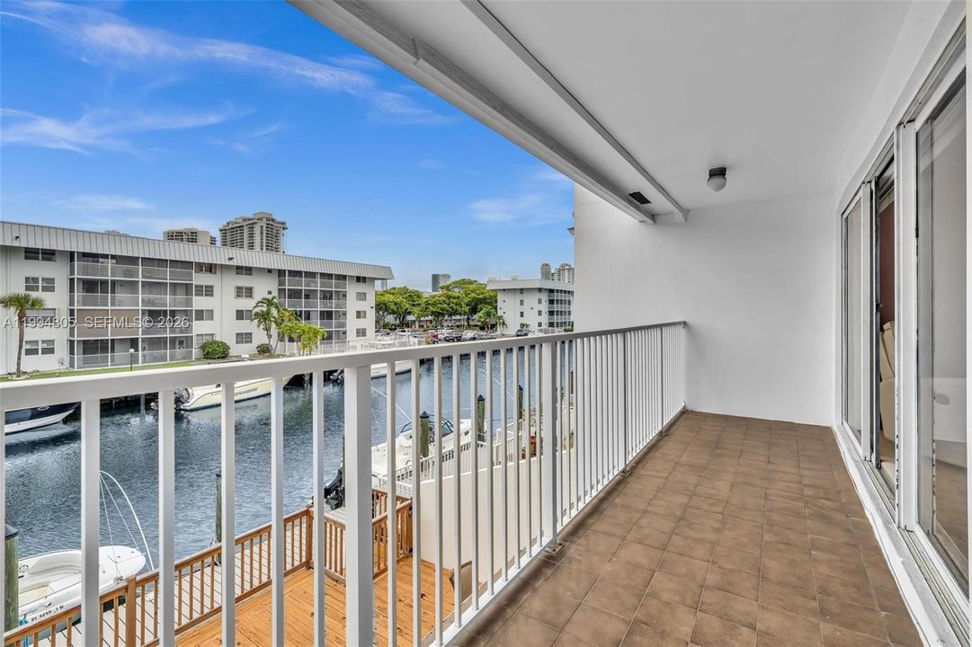En Venta: $733,000 (3 camas, 2 baños, 1610 Pies cuadrados)