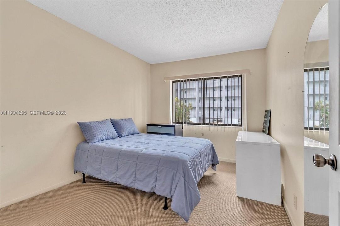 En Venta: $733,000 (3 camas, 2 baños, 1610 Pies cuadrados)