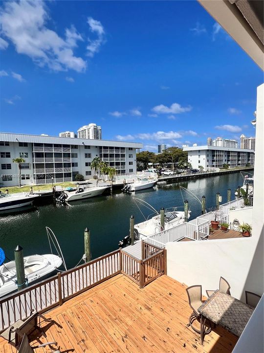 En Venta: $735,000 (3 camas, 2 baños, 1610 Pies cuadrados)
