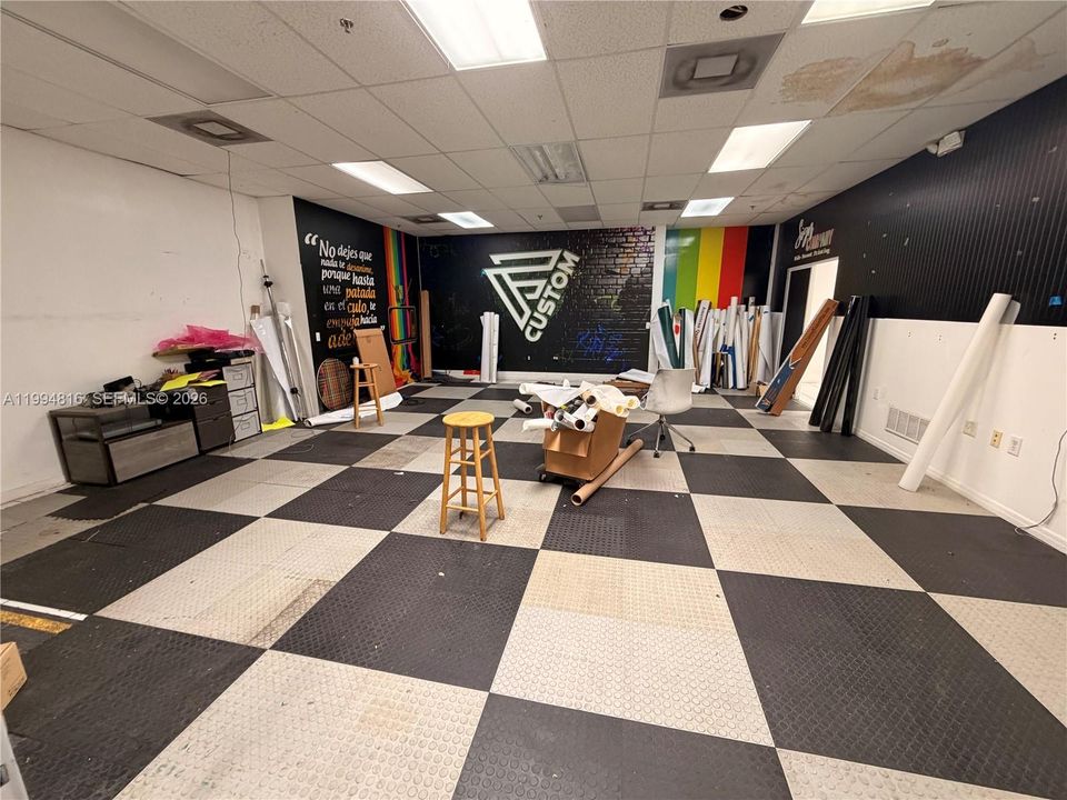 出租: $6,900 (0 贝兹, 0 浴室, 0 平方英尺)