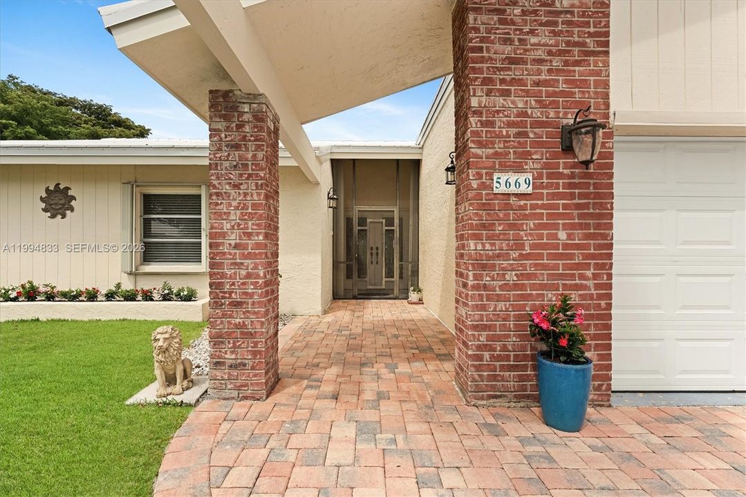 En Venta: $609,000 (3 camas, 2 baños, 1658 Pies cuadrados)