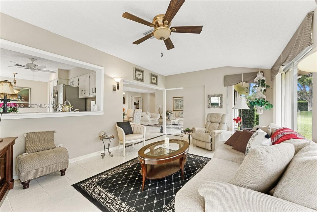 En Venta: $609,000 (3 camas, 2 baños, 1658 Pies cuadrados)