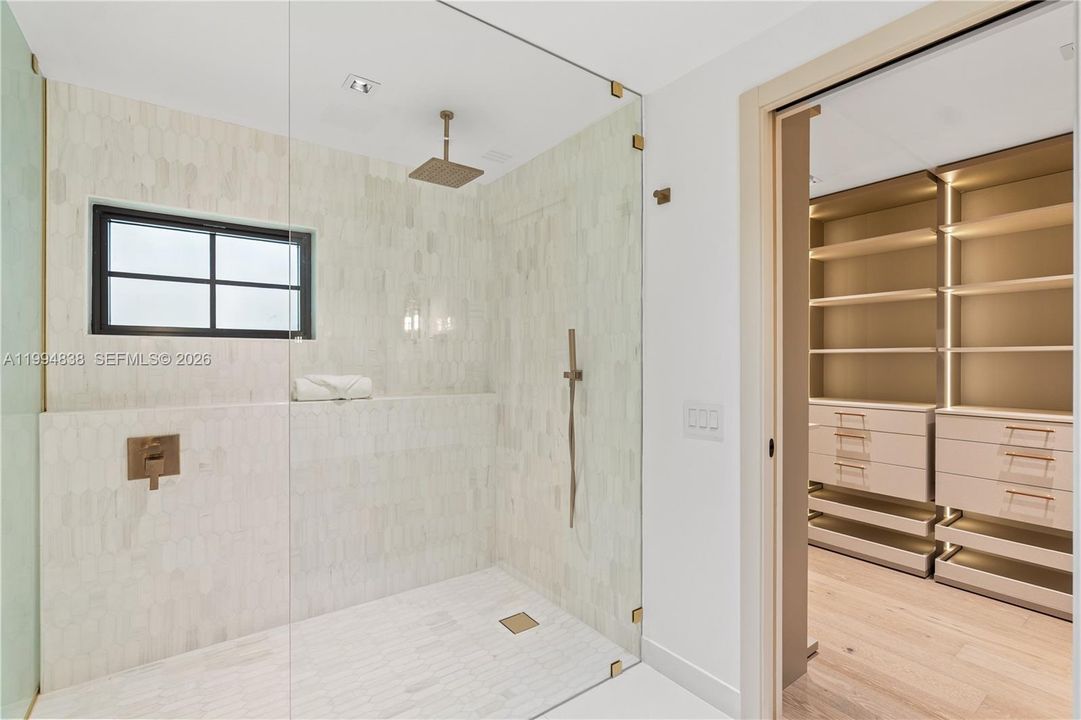 Недавно продано: $3,795,000 (4 спален, 4 ванн, 3168 Квадратных фут)