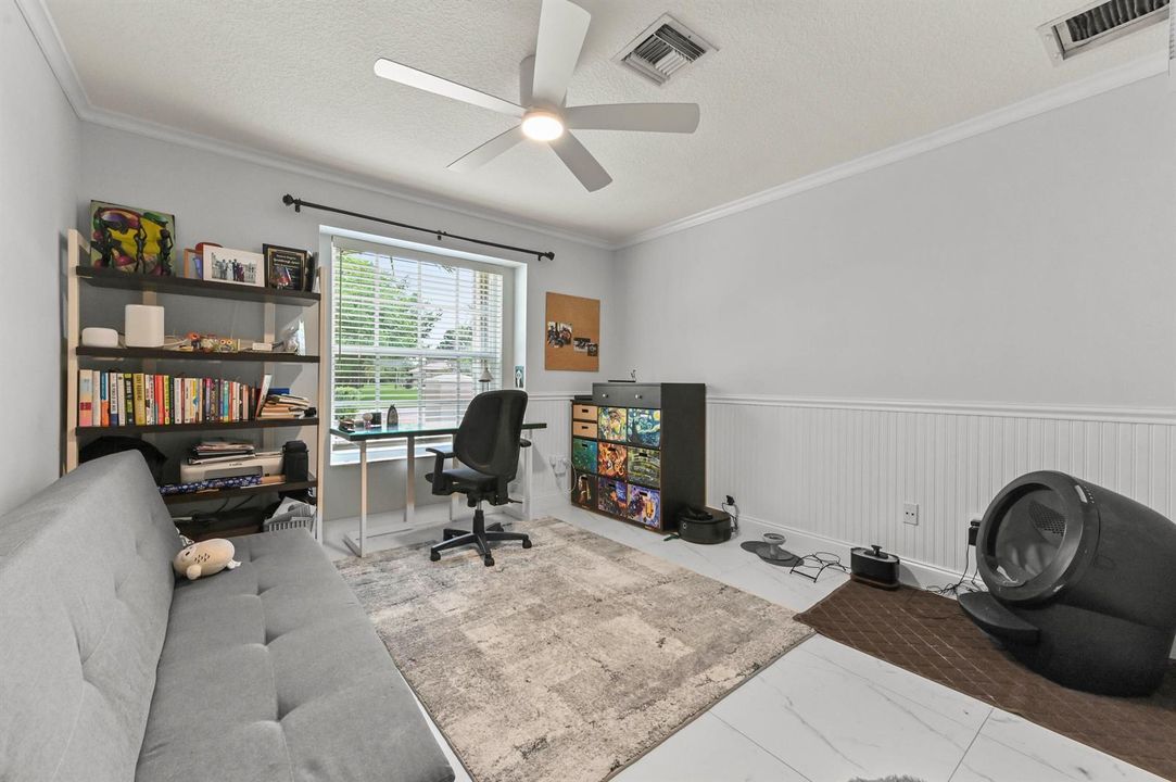 27 Office 01