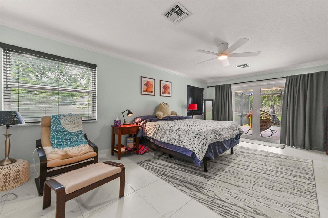 32 Bedroom 03