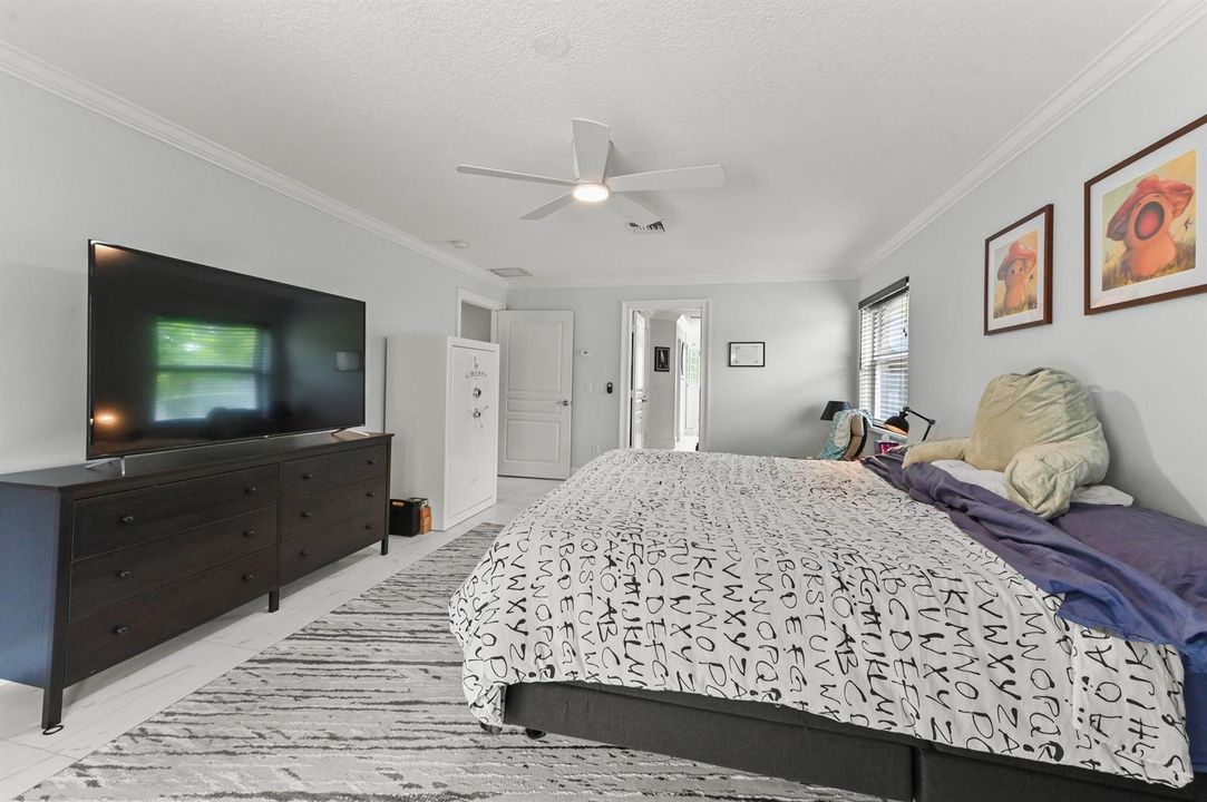 34 Bedroom05