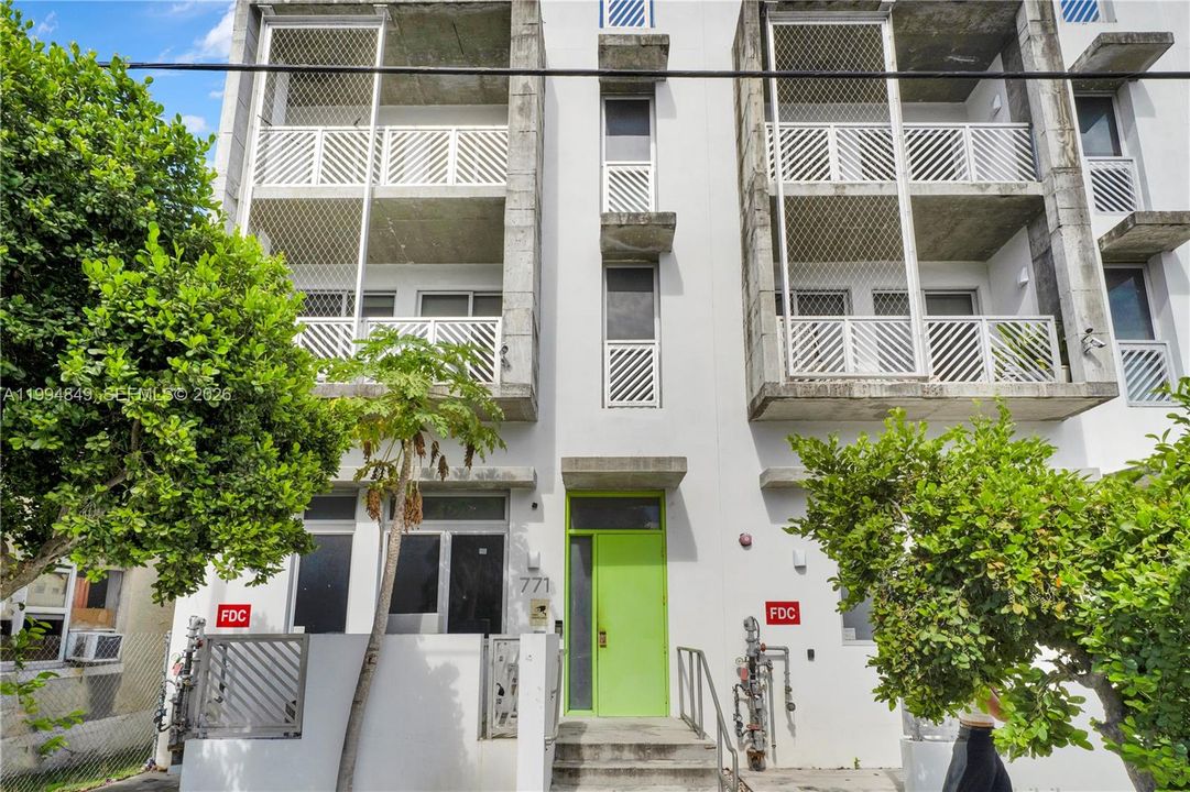 For Rent: $2,000 (1 beds, 1 baths, 525 Square Feet)