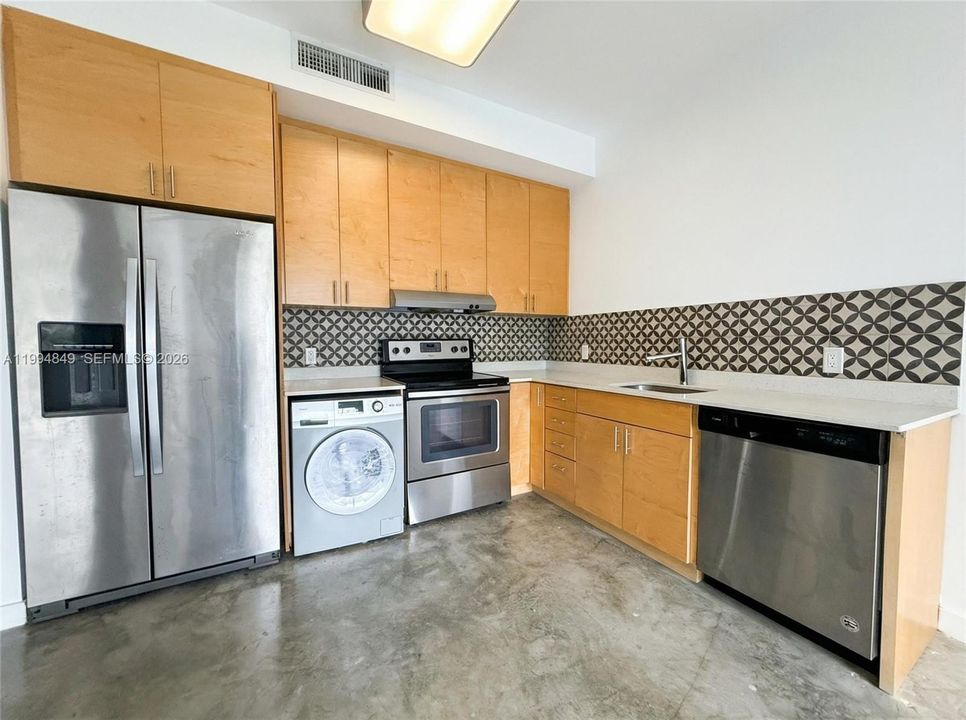 For Rent: $2,000 (1 beds, 1 baths, 525 Square Feet)