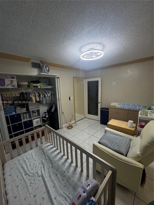 На продажу: $265,000 (2 спален, 2 ванн, 910 Квадратных фут)