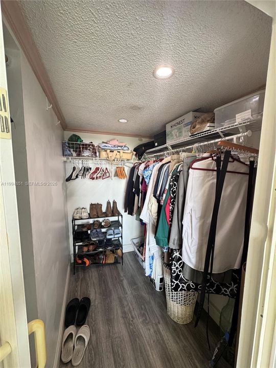 На продажу: $265,000 (2 спален, 2 ванн, 910 Квадратных фут)