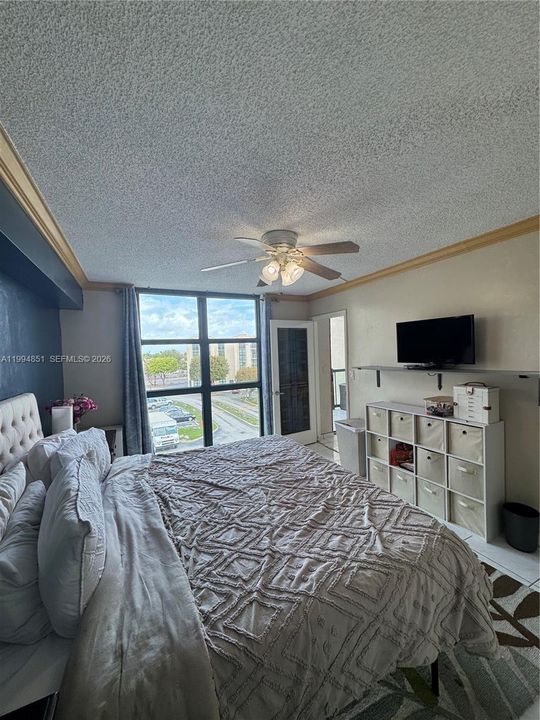 На продажу: $265,000 (2 спален, 2 ванн, 910 Квадратных фут)