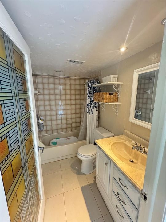 На продажу: $265,000 (2 спален, 2 ванн, 910 Квадратных фут)