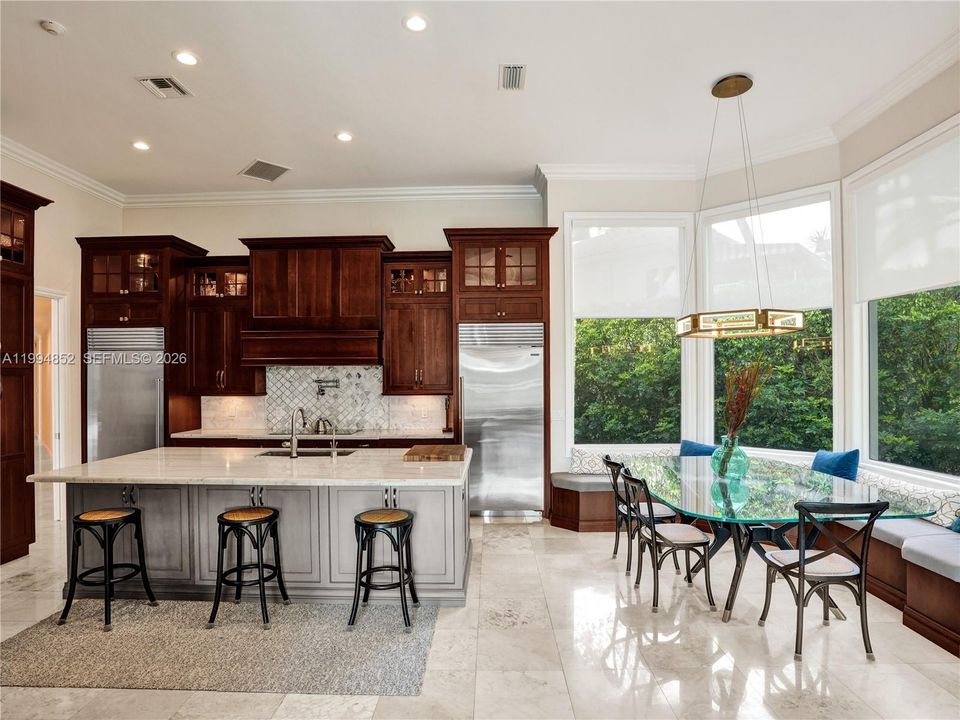 For Sale: $2,899,000 (5 beds, 4 baths, 4763 Square Feet)