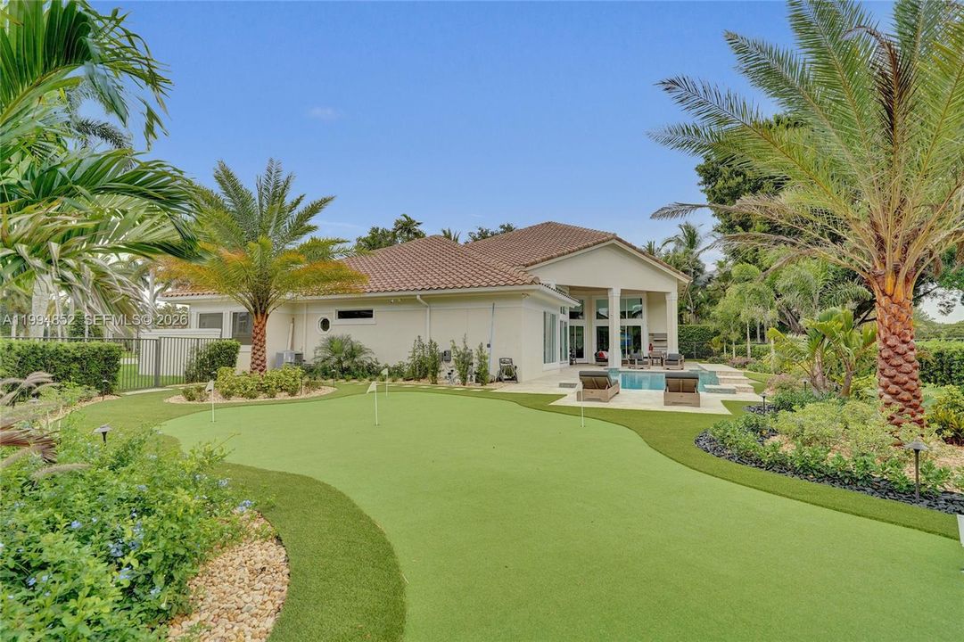 For Sale: $2,899,000 (5 beds, 4 baths, 4763 Square Feet)