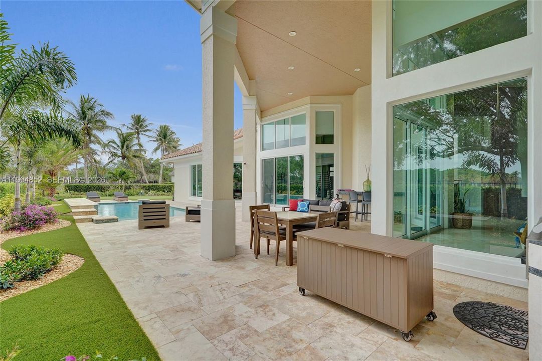 For Sale: $2,899,000 (5 beds, 4 baths, 4763 Square Feet)